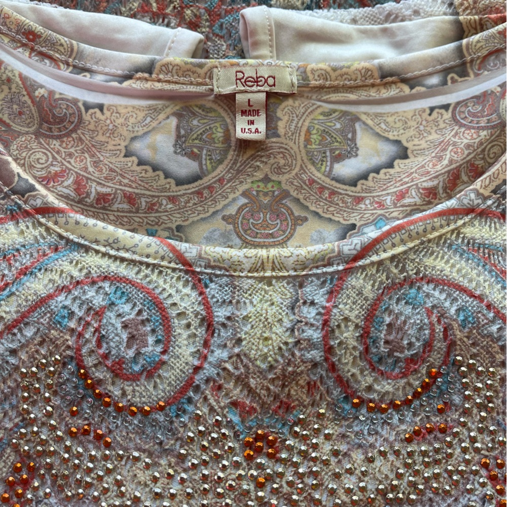 Reba Lace Front Top - Picture 5 of 5
